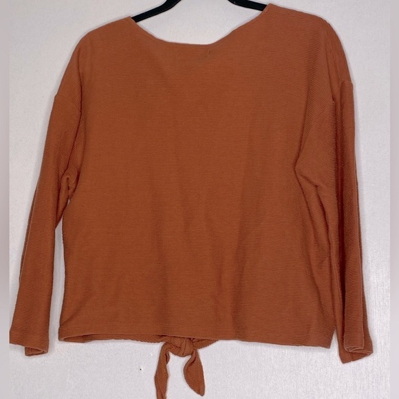 TEXTURE & THREAD MADEWELL BURNT ORANGE TEXTURED TIE FRONT TOP SIZE LARGE - Picture 4 of 5
